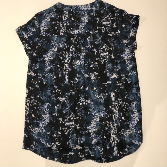 Simply Vera By Vera Wang Womans Top sizeS Floral Patterns Blue, Blqck and White - Picture 6 of 9